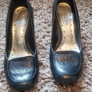 BCBG wedge shoes